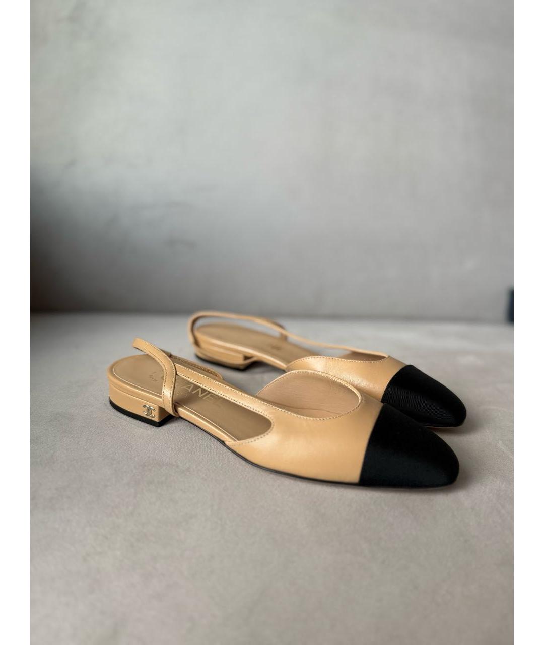 CHANEL Бежевые кожаные лодочки на низком каблуке, фото 3