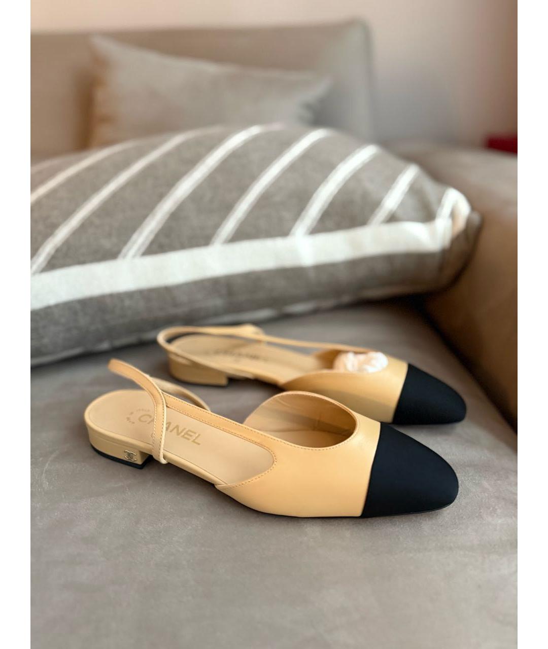 CHANEL Бежевые кожаные лодочки на низком каблуке, фото 6