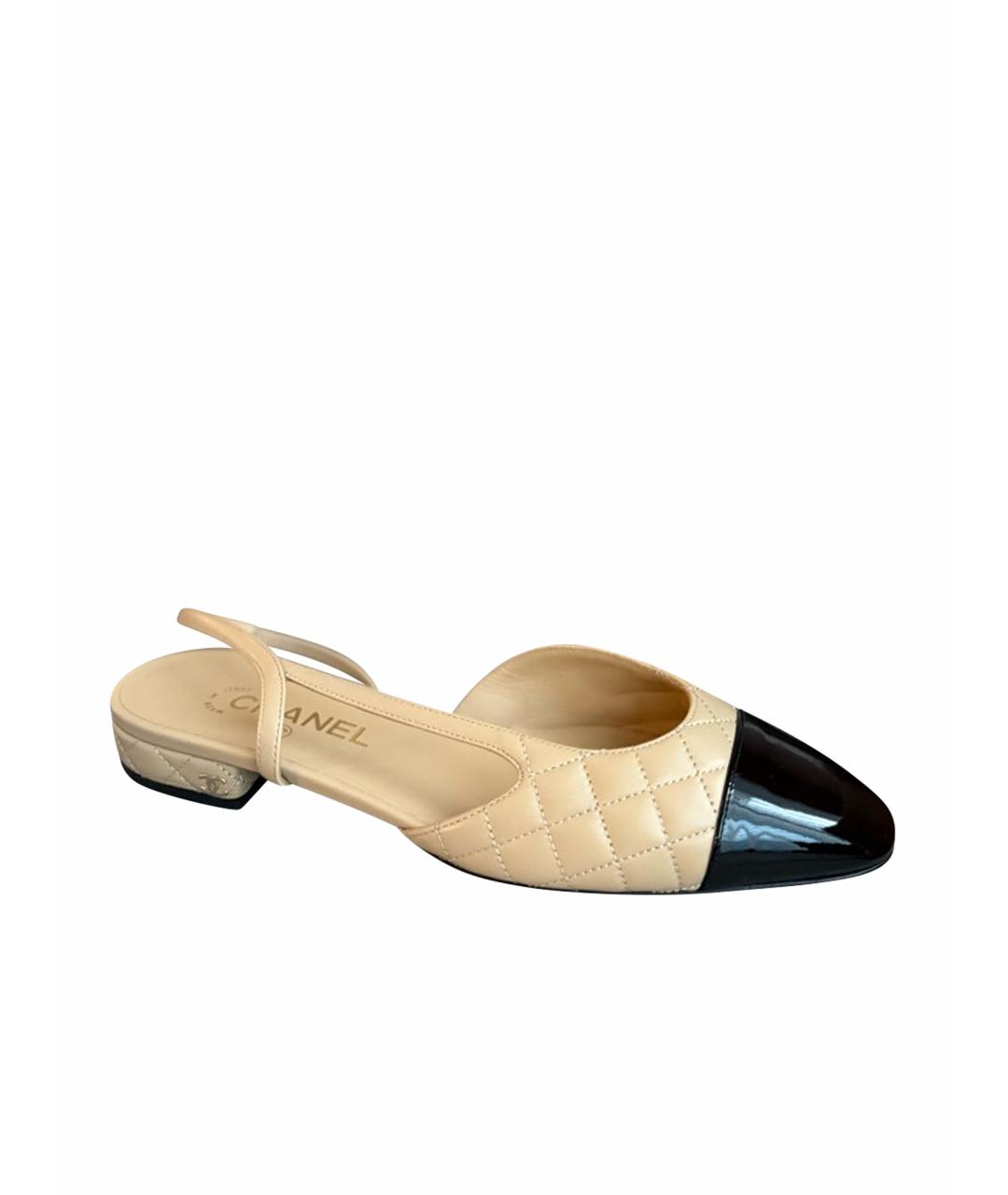 CHANEL Бежевые кожаные лодочки на низком каблуке, фото 1