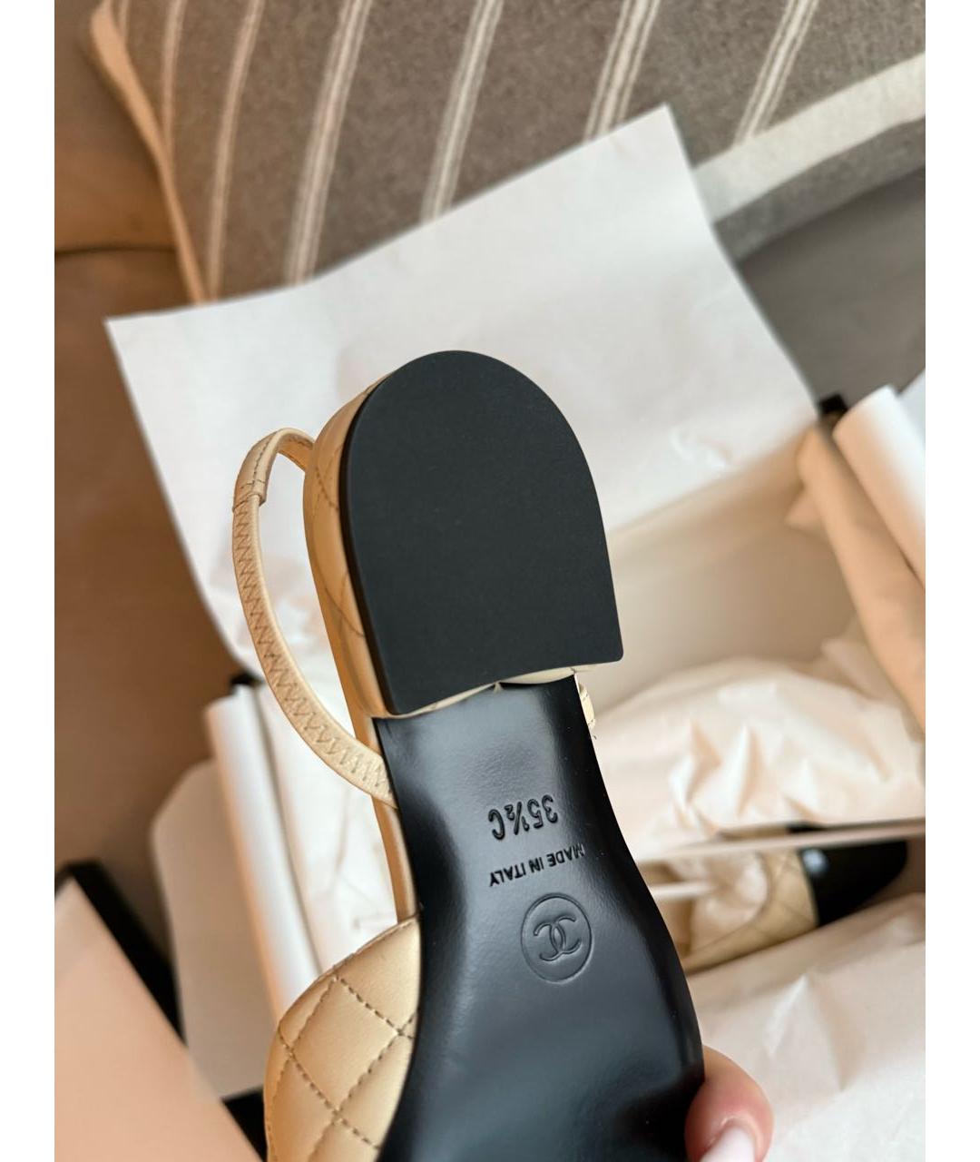 CHANEL Бежевые кожаные лодочки на низком каблуке, фото 5