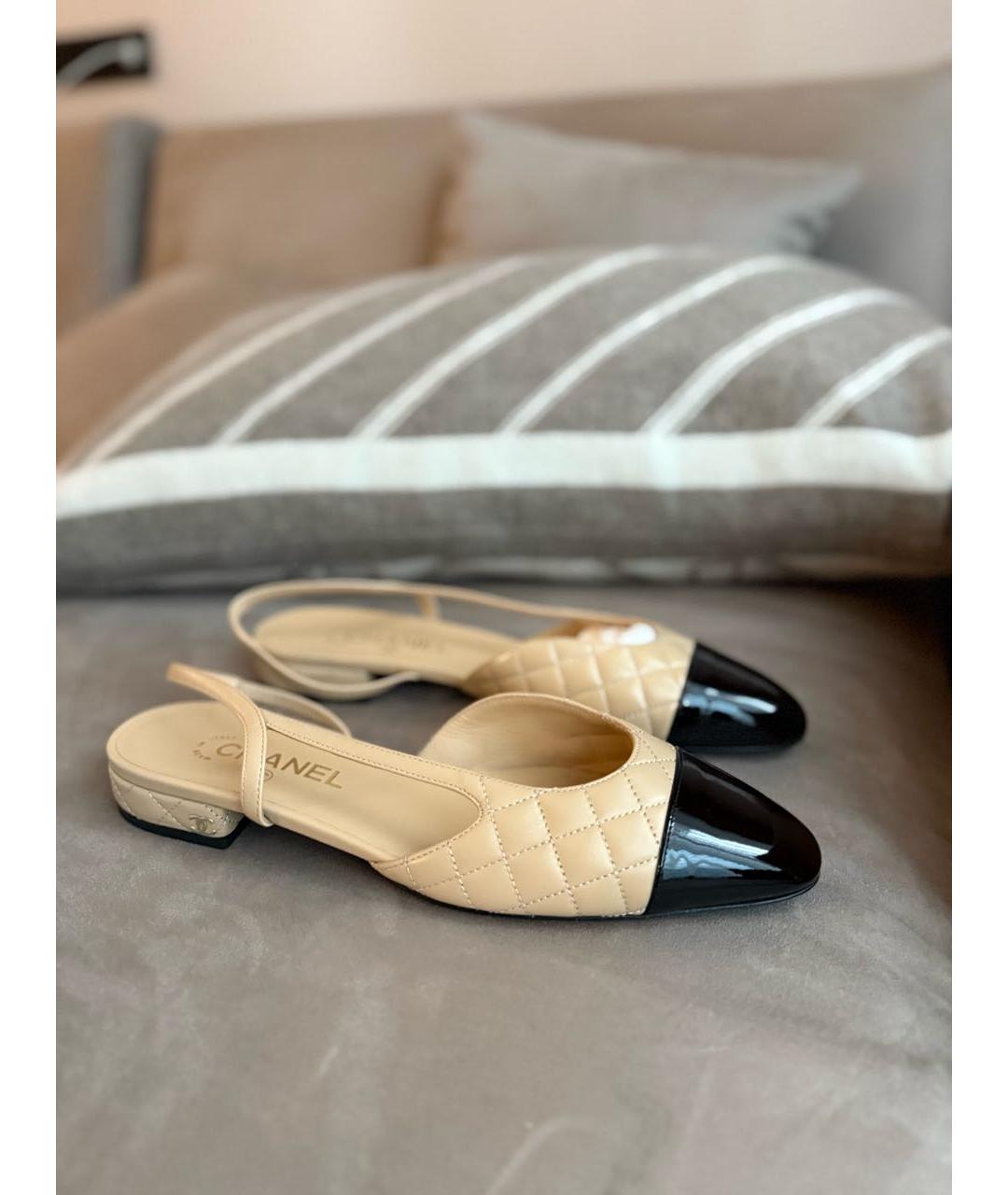 CHANEL Бежевые кожаные лодочки на низком каблуке, фото 8