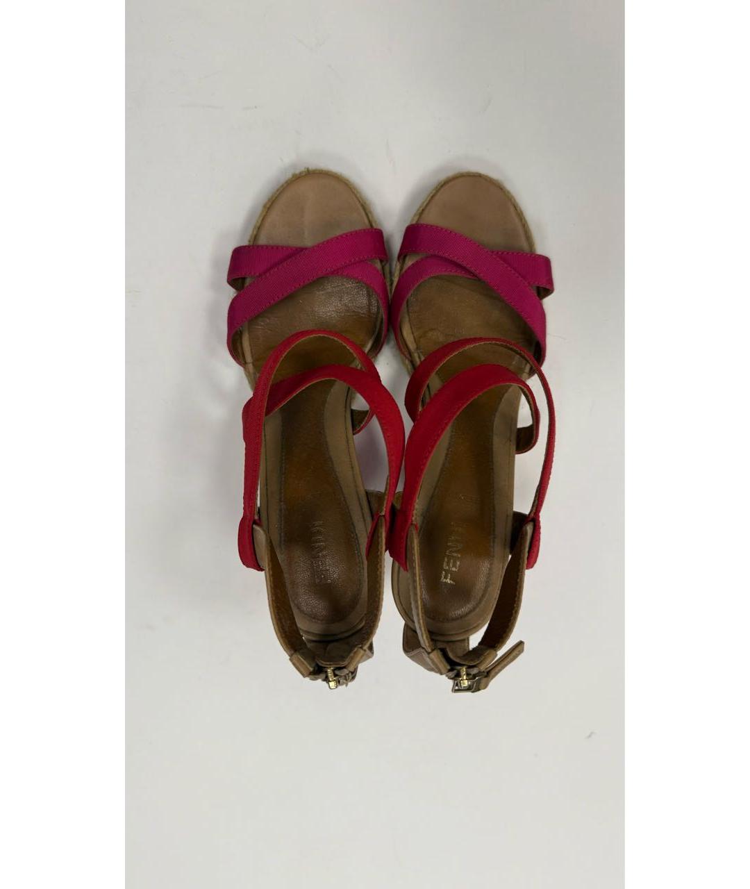 FENDI Красные текстильные босоножки, фото 3