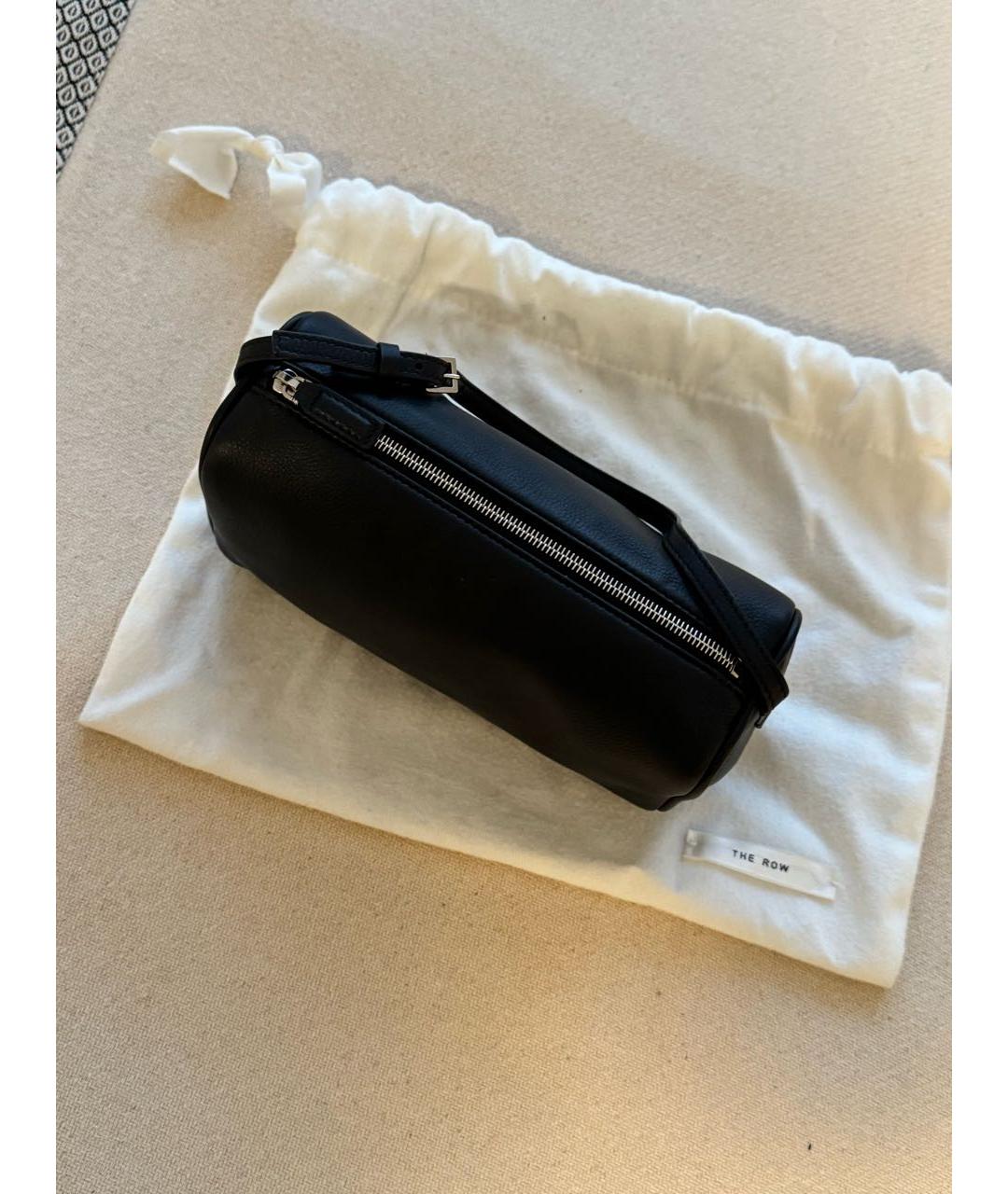 THE ROW Черная кожаная сумка с короткими ручками, фото 7