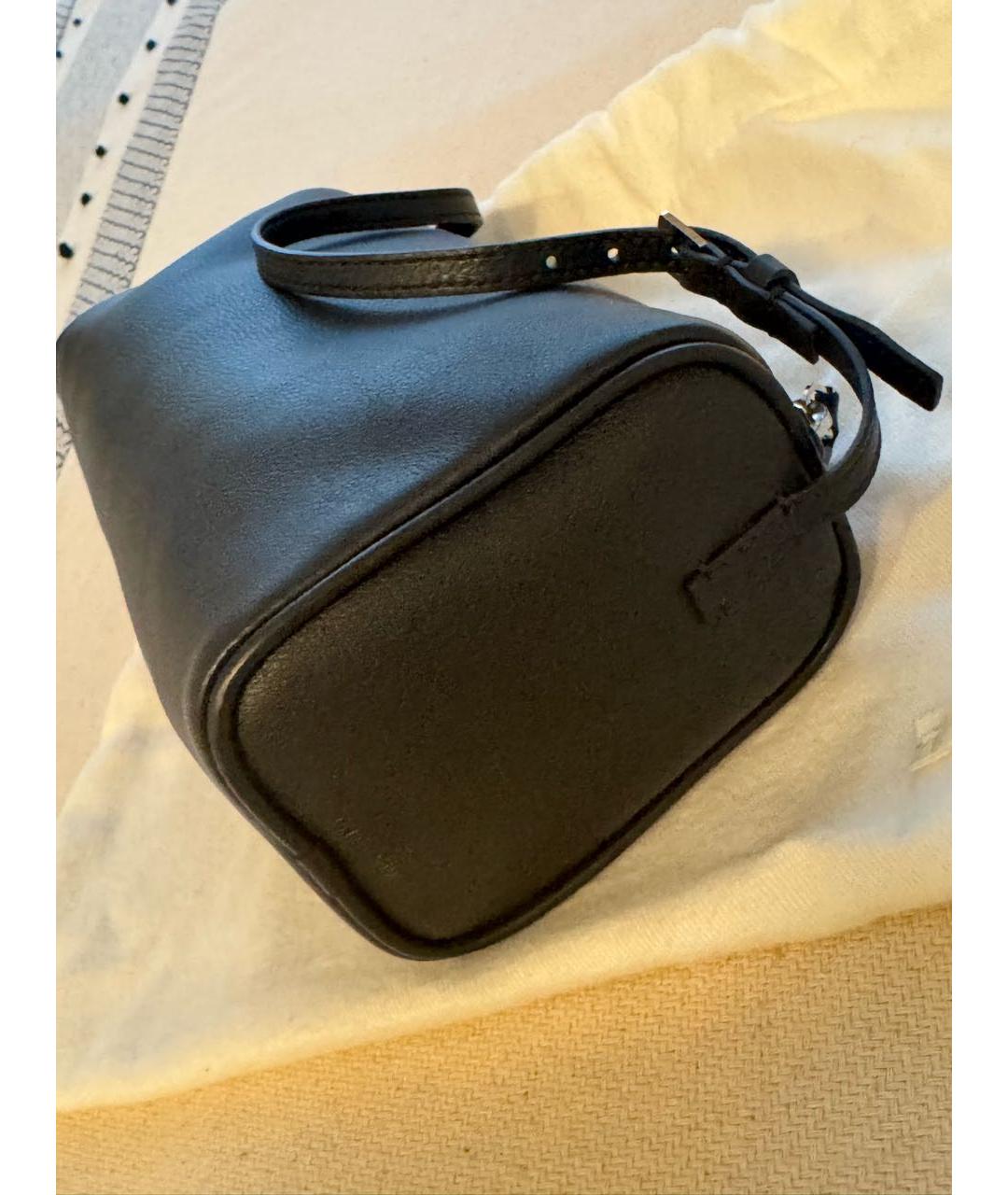 THE ROW Черная кожаная сумка с короткими ручками, фото 3