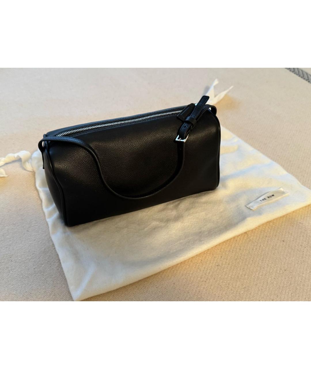 THE ROW Черная кожаная сумка с короткими ручками, фото 8