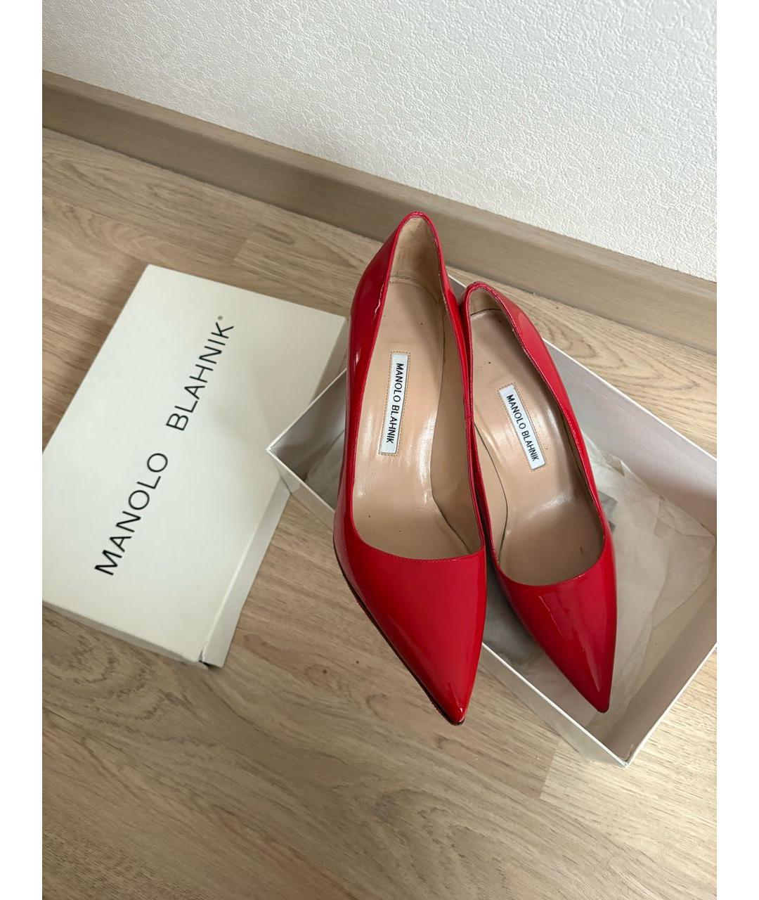 MANOLO BLAHNIK Красные туфли из лакированной кожи, фото 8