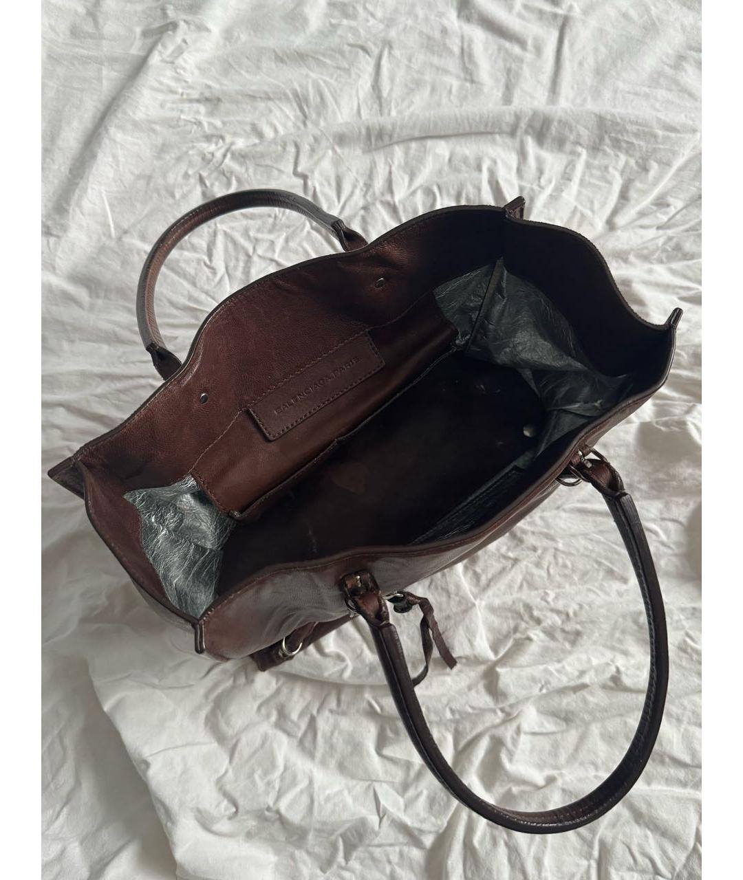 BALENCIAGA Коричневая кожаная сумка с короткими ручками, фото 4