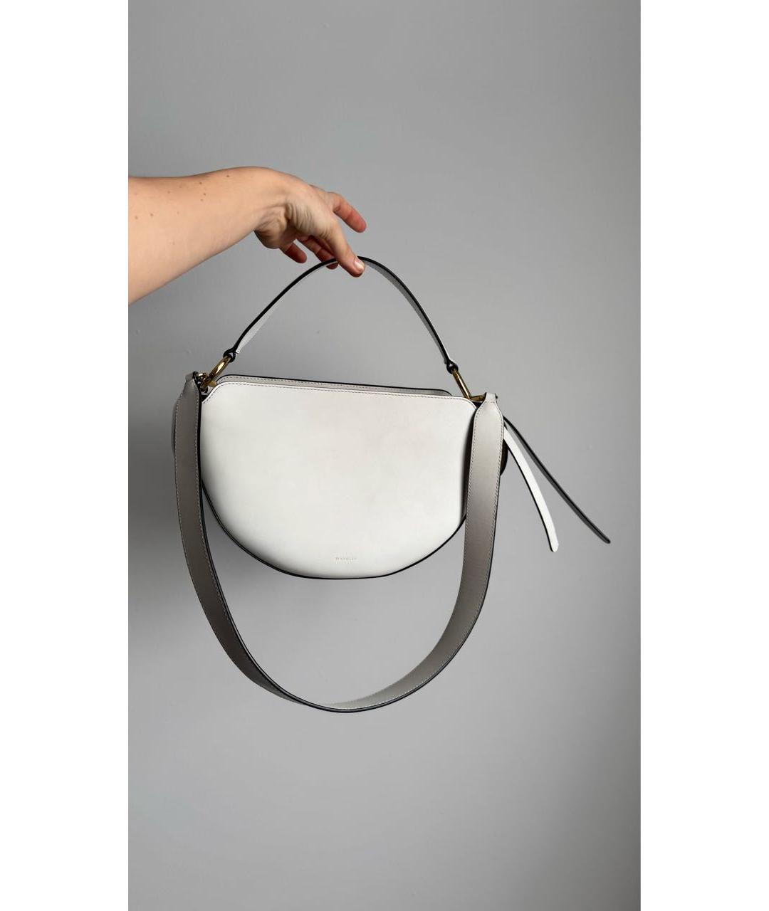 WANDLER Белая кожаная сумка с короткими ручками, фото 5