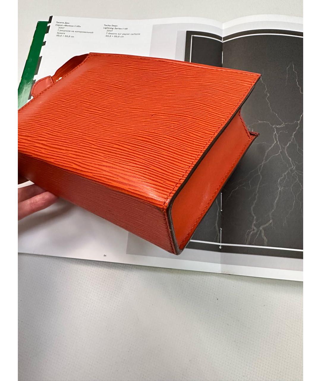 LOUIS VUITTON Оранжевая кожаная косметичка, фото 8