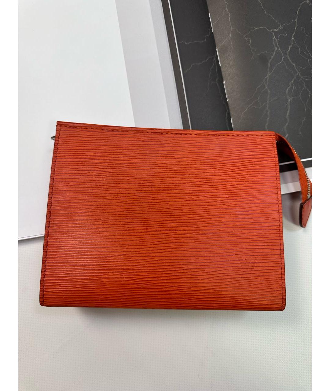 LOUIS VUITTON Оранжевая кожаная косметичка, фото 9