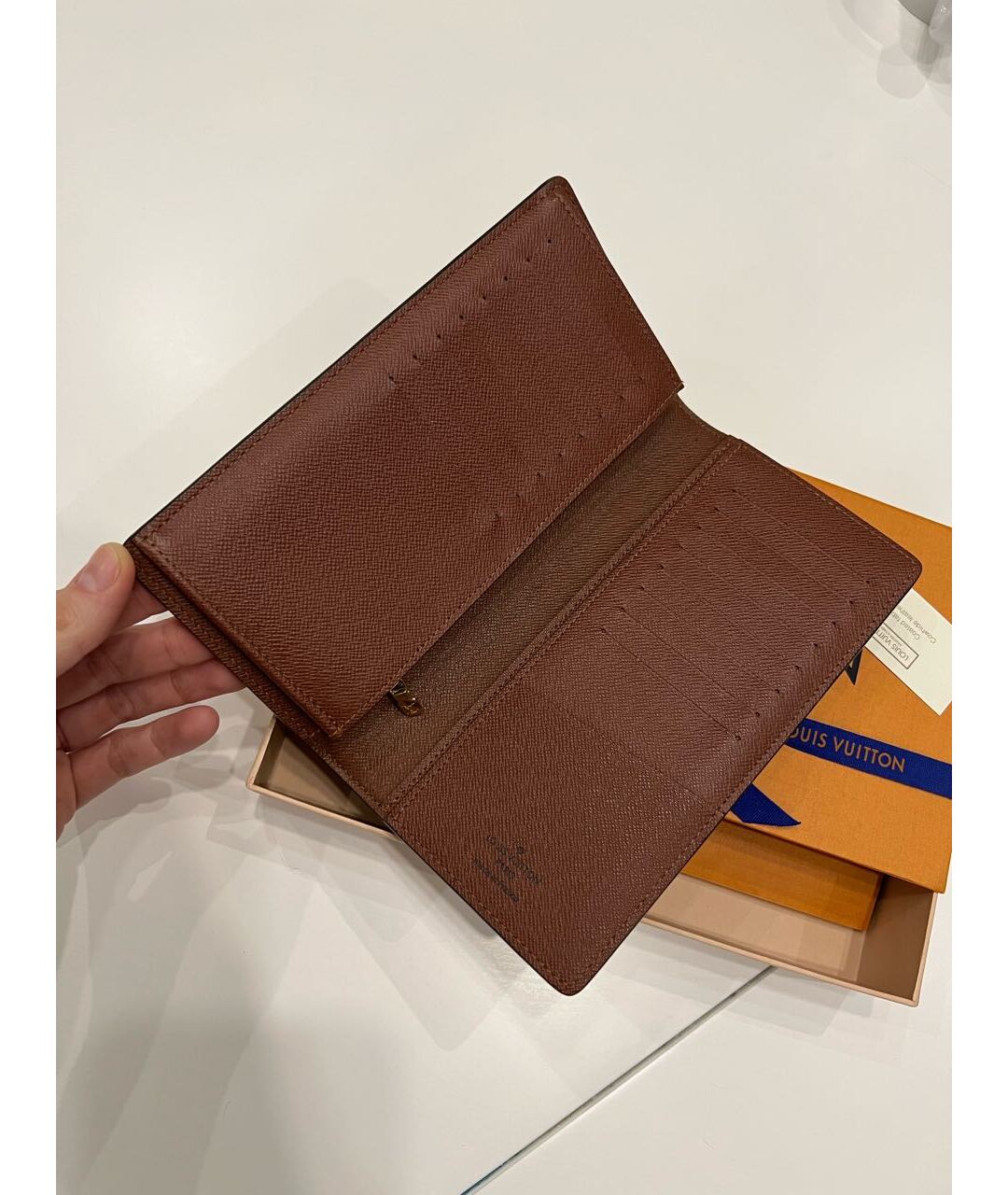 LOUIS VUITTON Коричневый кожаный кошелек, фото 3