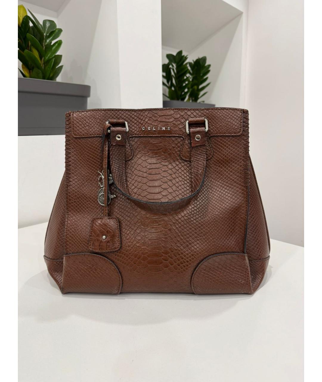 CELINE Коричневая кожаная сумка с короткими ручками, фото 9