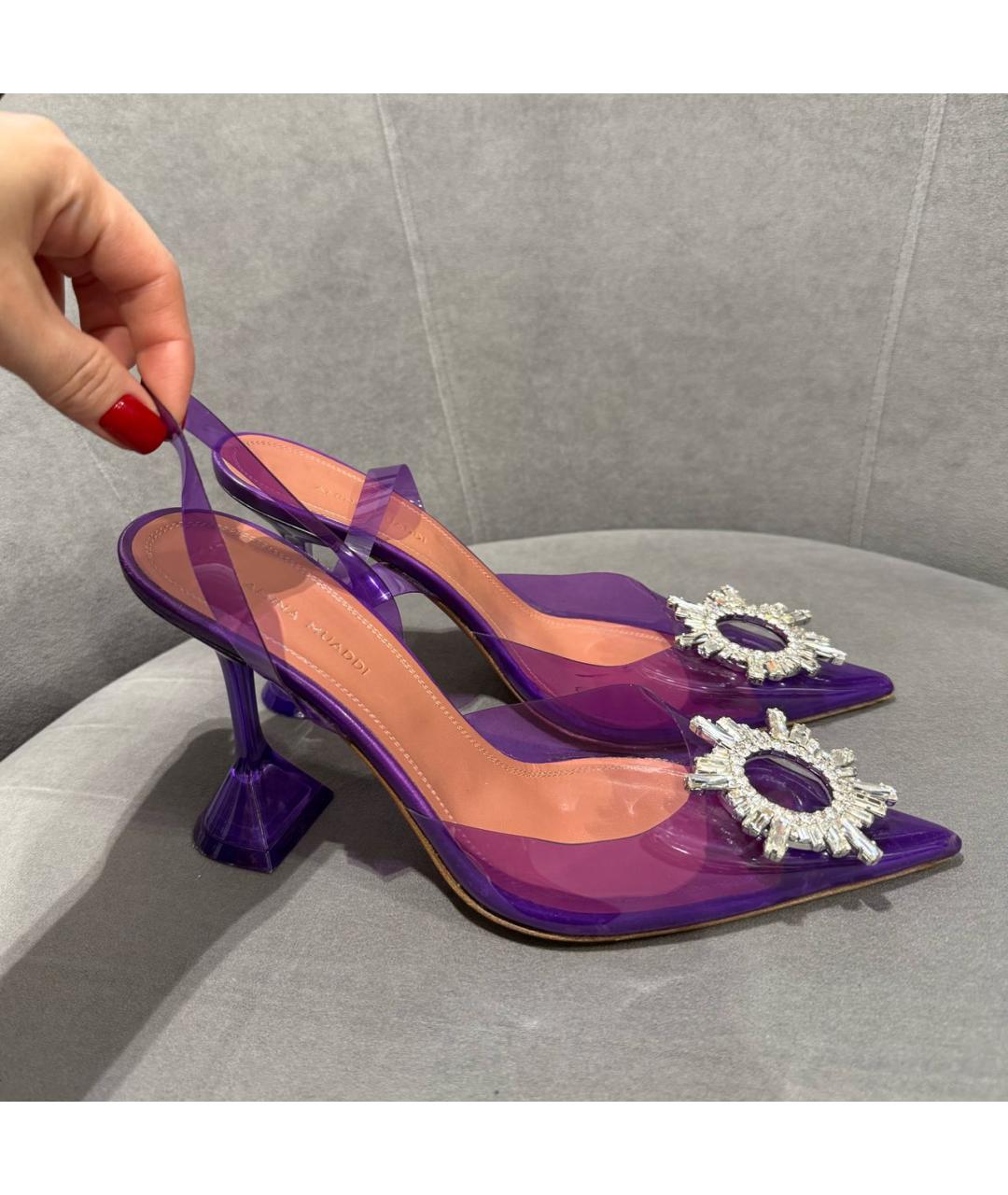 Amina Muaddi Фиолетовые резиновые босоножки, фото 7