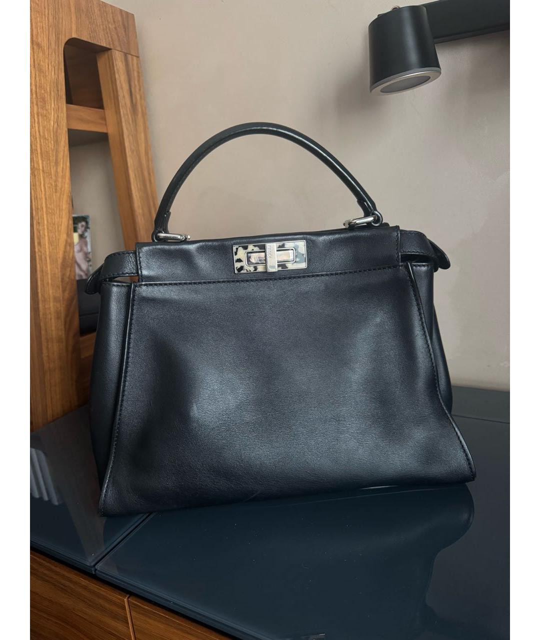FENDI Черная кожаная сумка с короткими ручками, фото 3