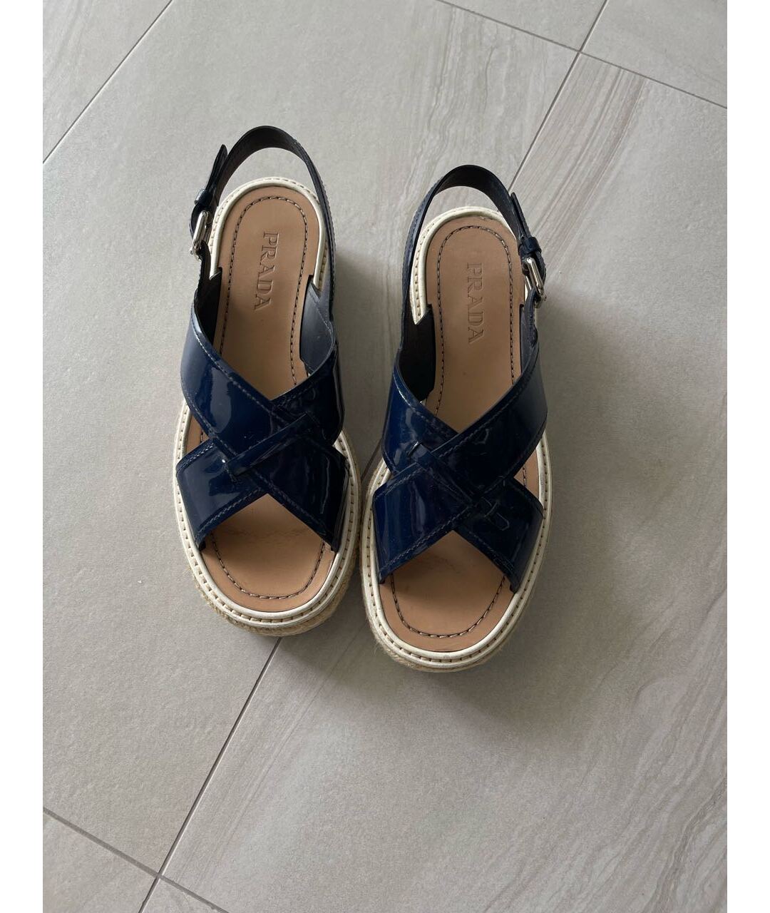 PRADA Синие сандалии из лакированной кожи, фото 2
