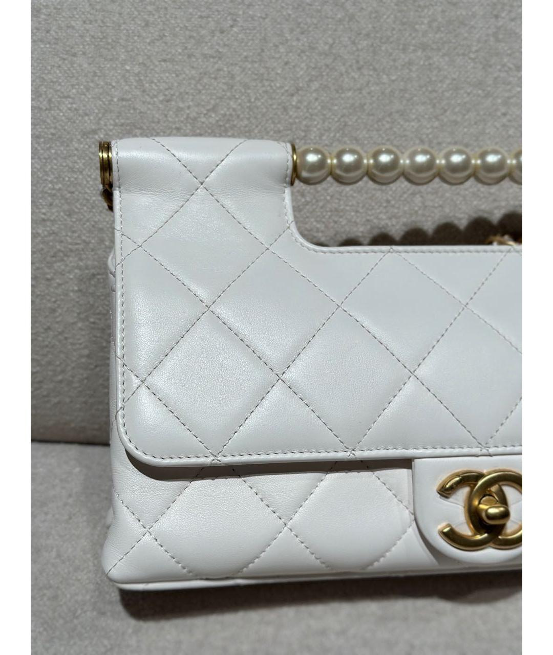 CHANEL Белая кожаная сумка с короткими ручками, фото 2