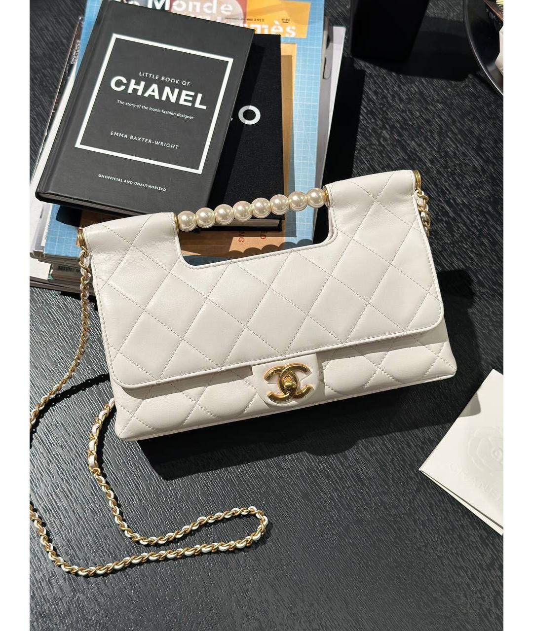 CHANEL Белая кожаная сумка с короткими ручками, фото 9
