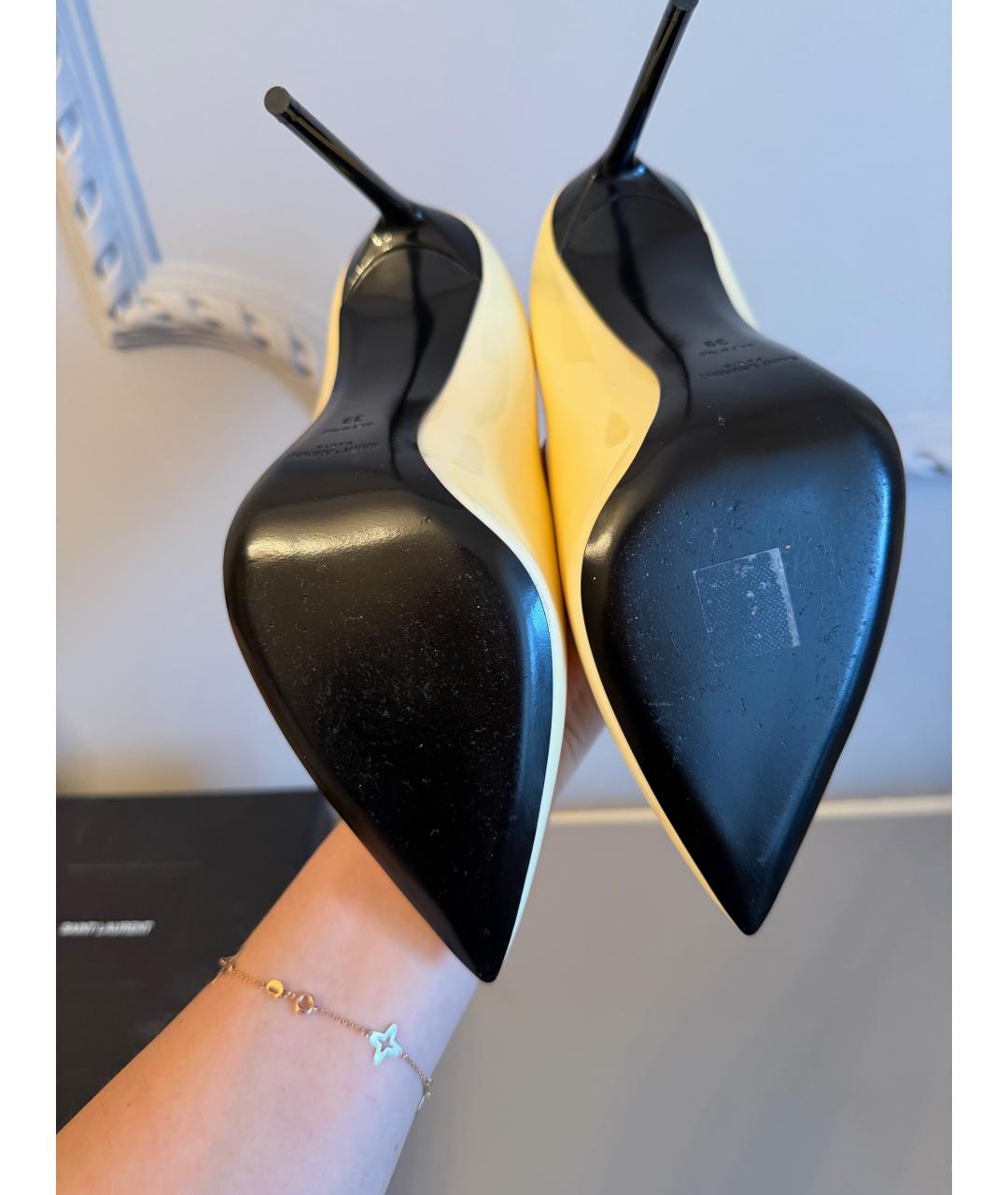 SAINT LAURENT Бежевые туфли из лакированной кожи, фото 4