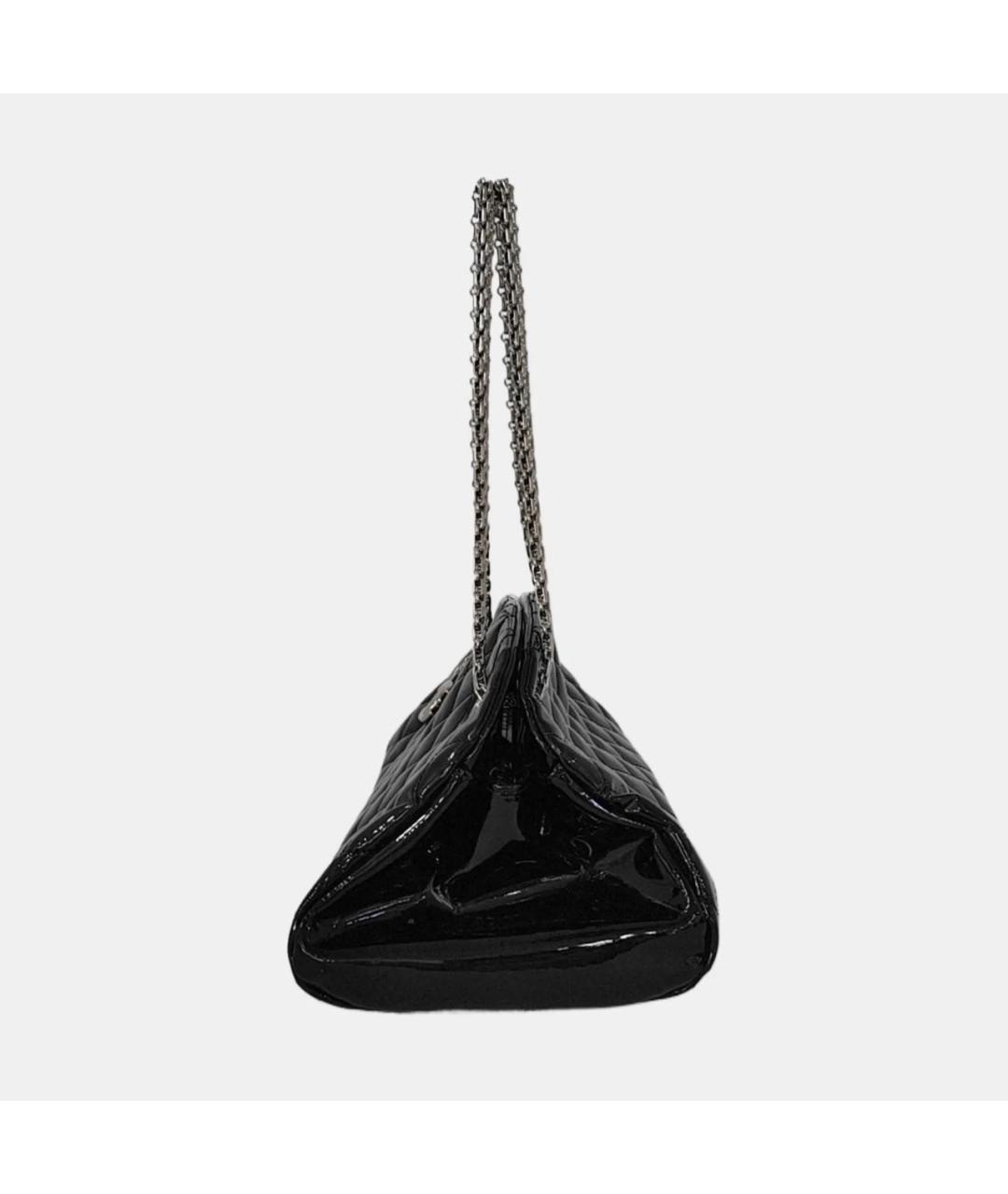 CHANEL Черная сумка через плечо из лакированной кожи, фото 2