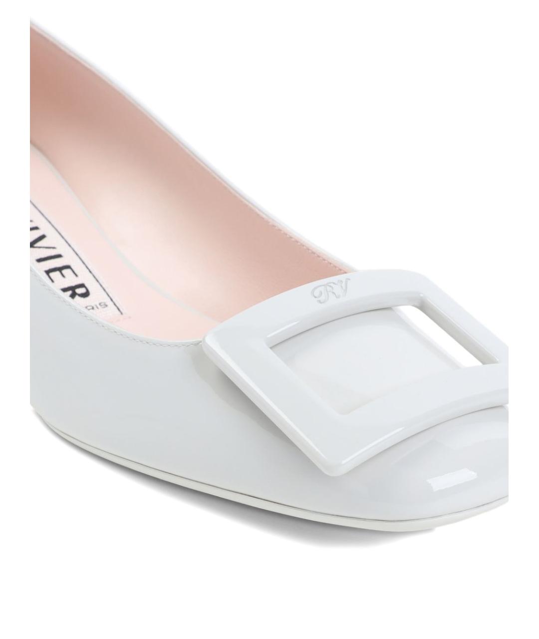 ROGER VIVIER Белые балетки из лакированной кожи, фото 3