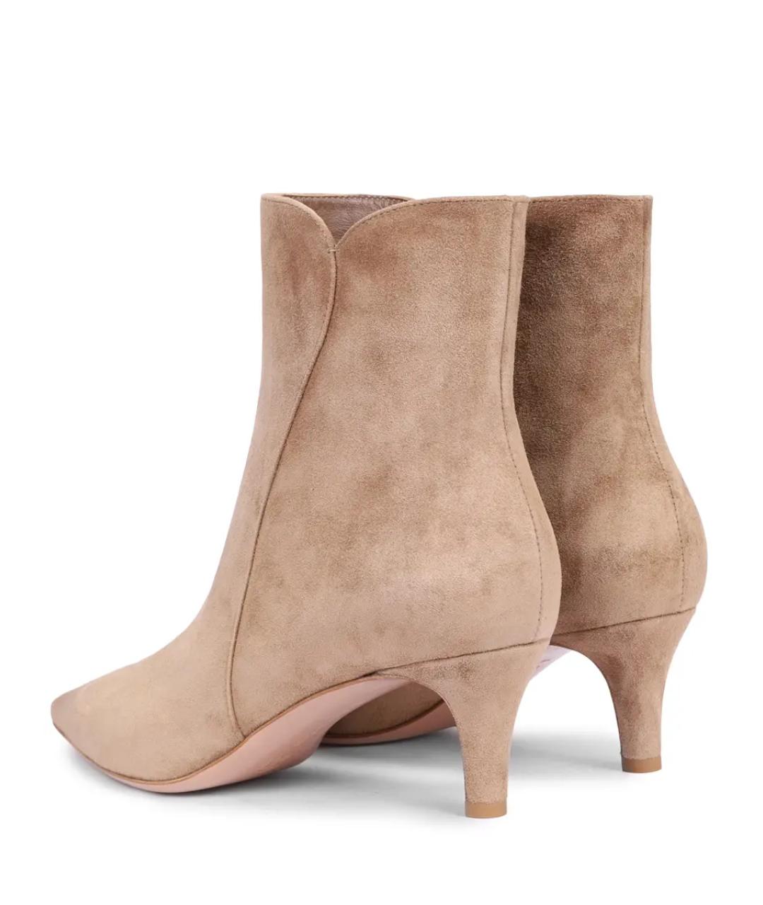 GIANVITO ROSSI Бежевые замшевые ботильоны, фото 4