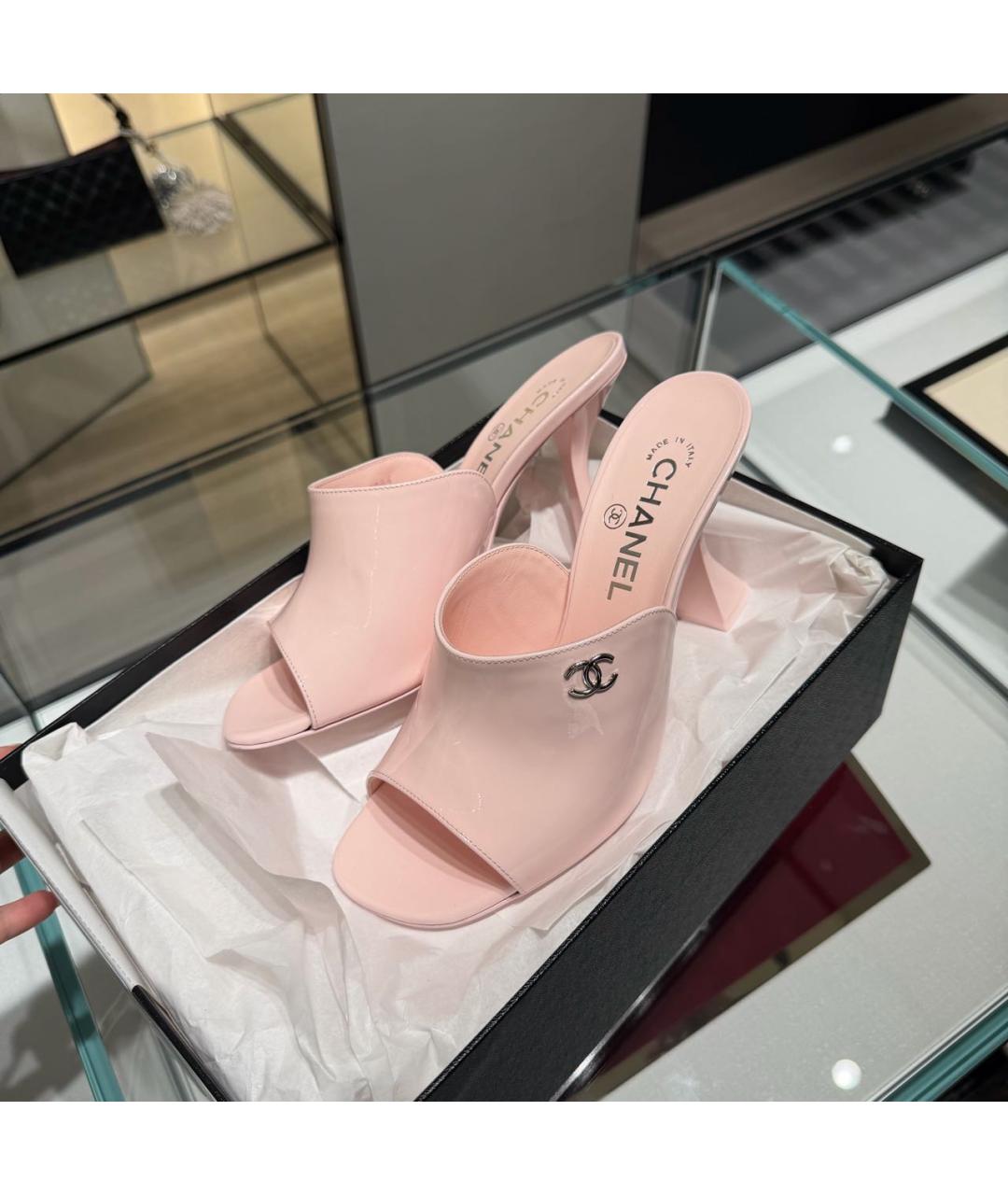 CHANEL Розовые мюли из лакированной кожи, фото 3