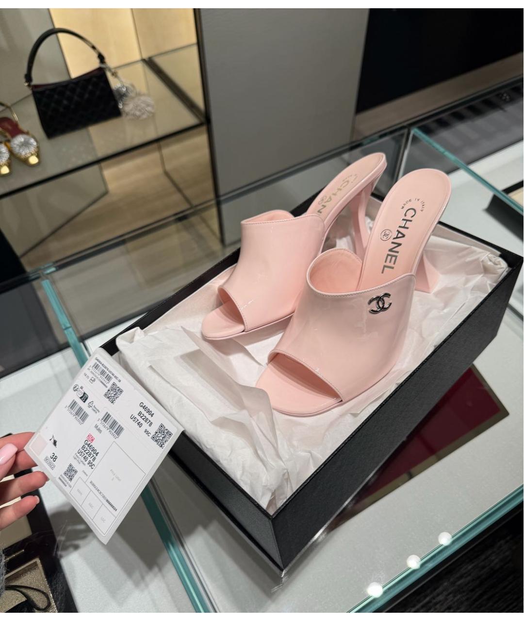 CHANEL Розовые мюли из лакированной кожи, фото 2
