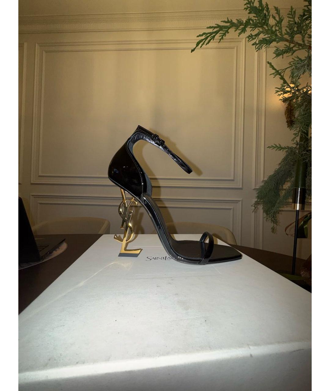 SAINT LAURENT Черные босоножки из лакированной кожи, фото 7