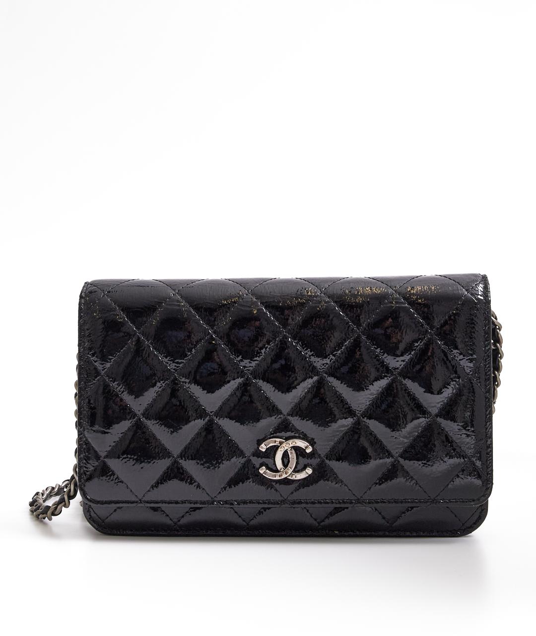 CHANEL Черная сумка через плечо из лакированной кожи, фото 1