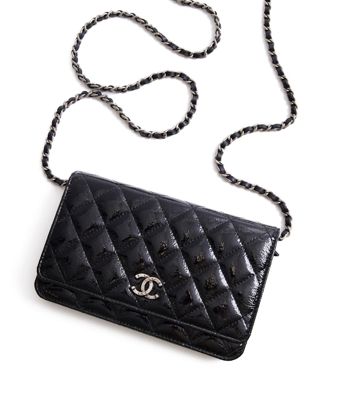 CHANEL Черная сумка через плечо из лакированной кожи, фото 4