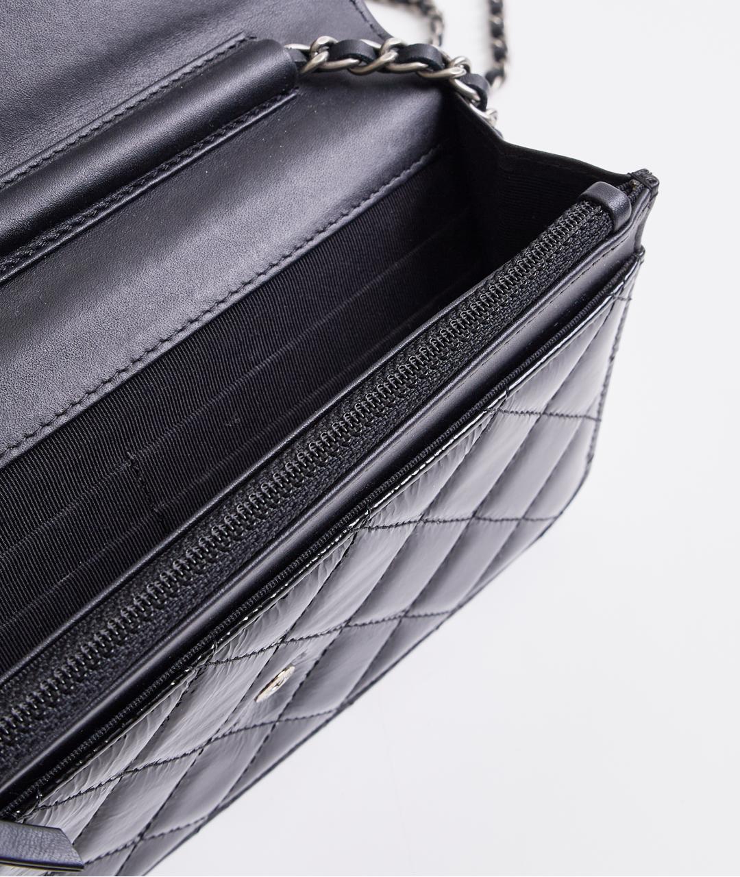 CHANEL Черная сумка через плечо из лакированной кожи, фото 5