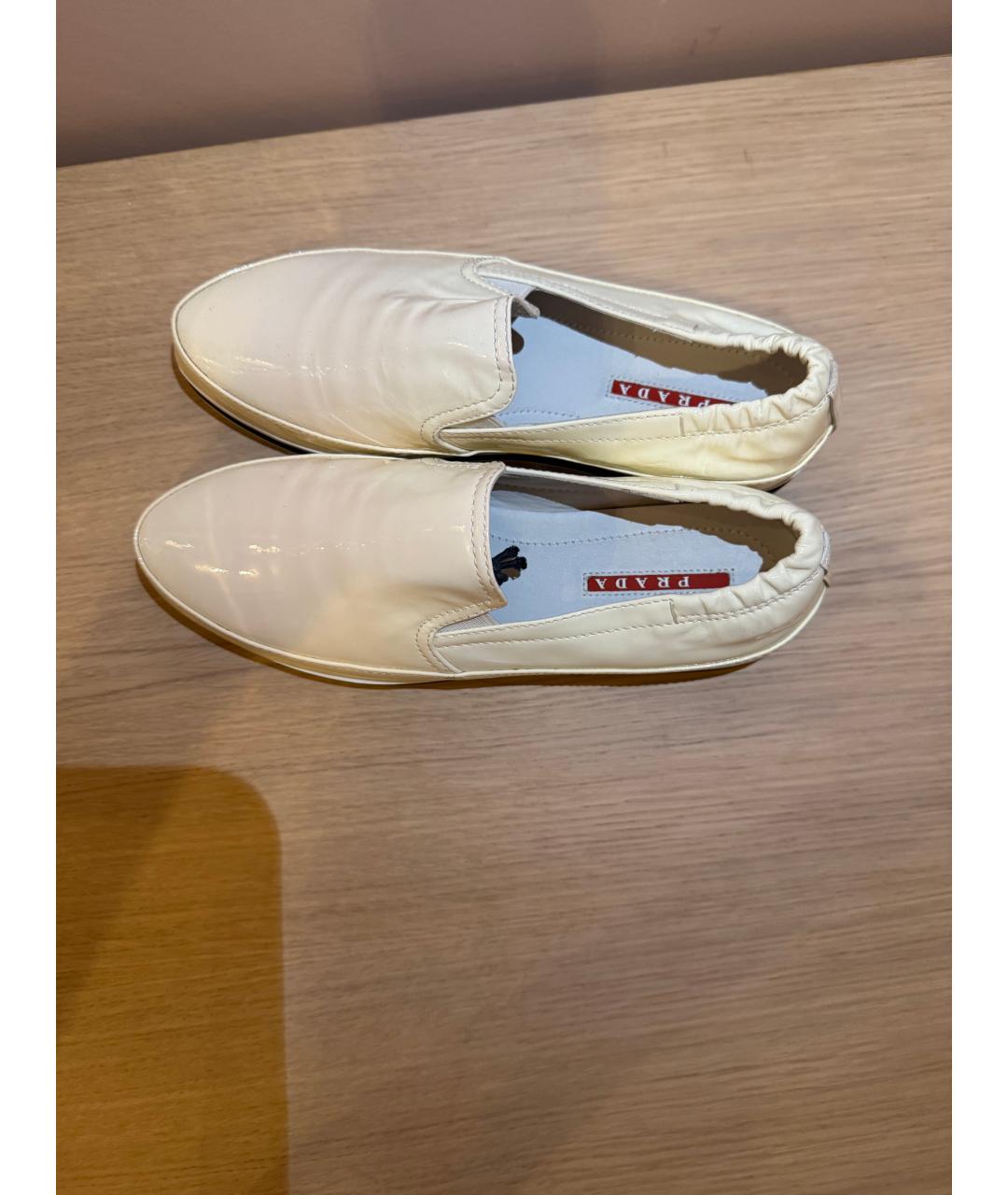 PRADA Белые кожаные лоферы, фото 2