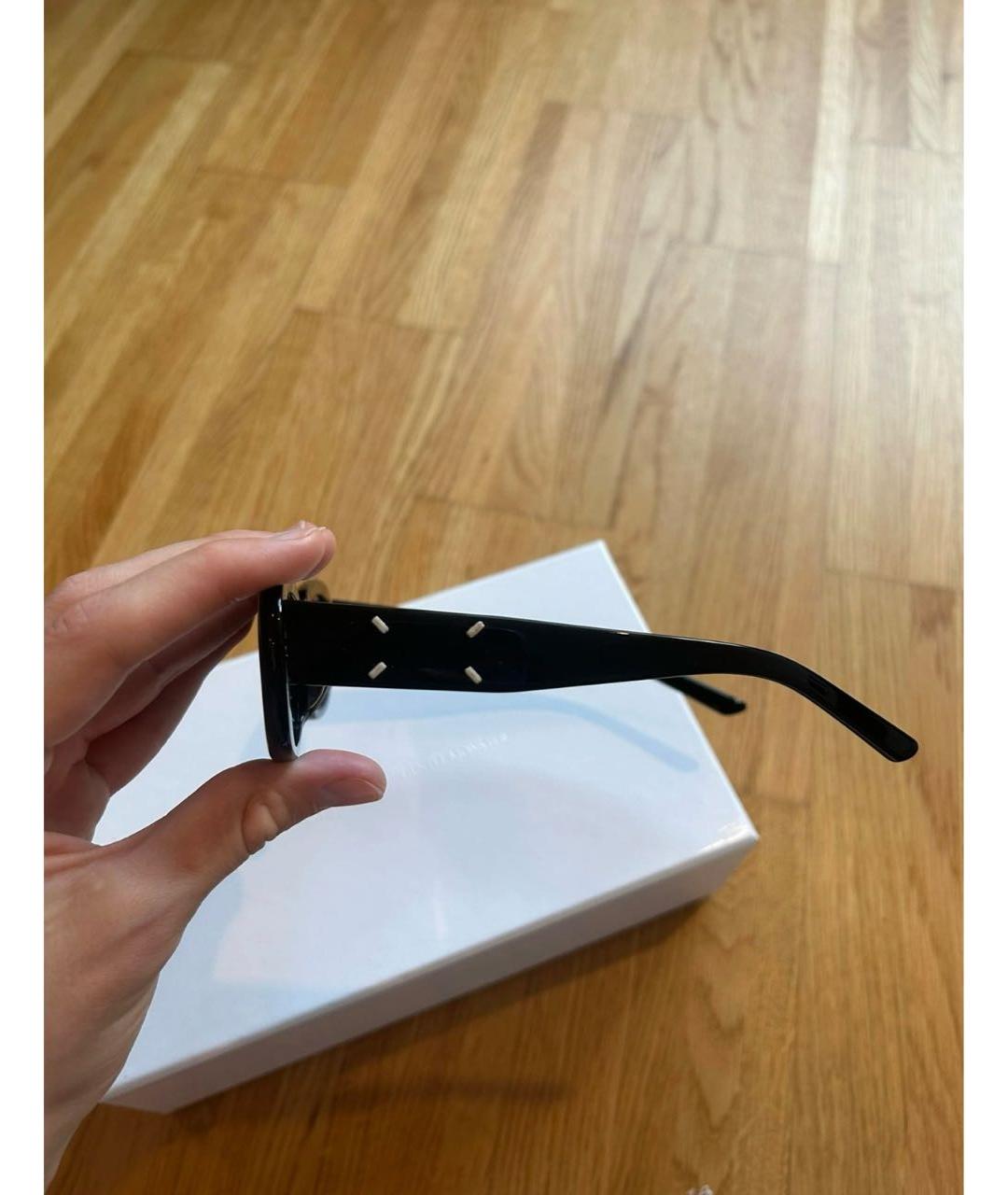 MAISON MARGIELA Черные пластиковые солнцезащитные очки, фото 3