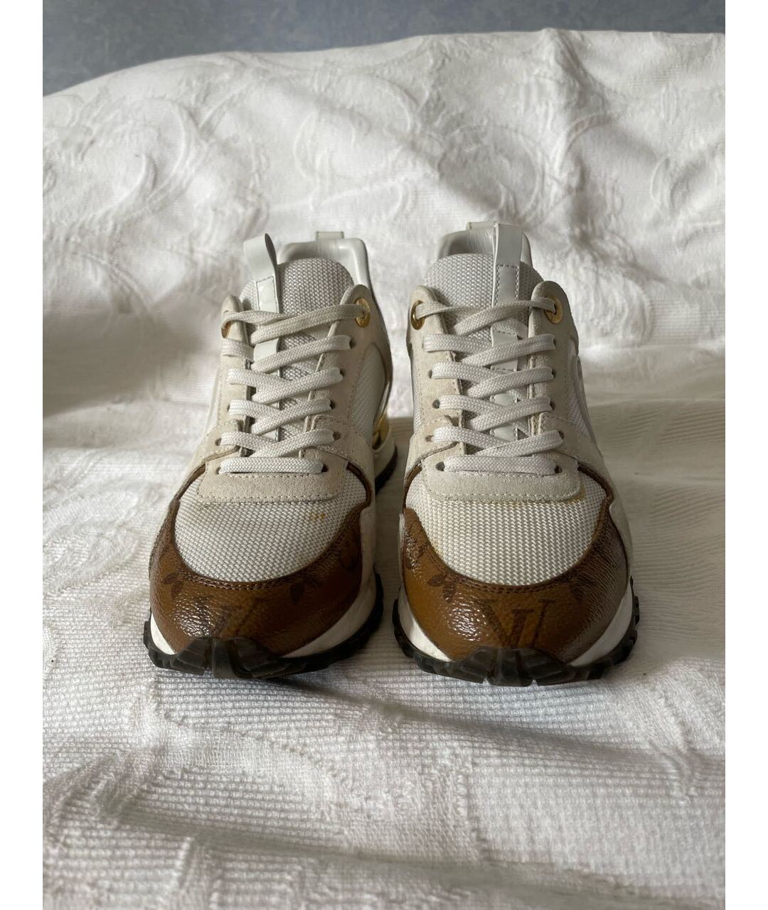 LOUIS VUITTON PRE-OWNED Белые замшевые кроссовки, фото 2