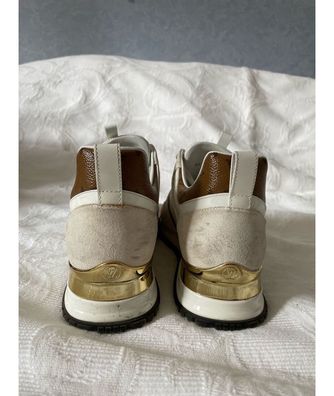 LOUIS VUITTON PRE-OWNED Белые замшевые кроссовки, фото 4