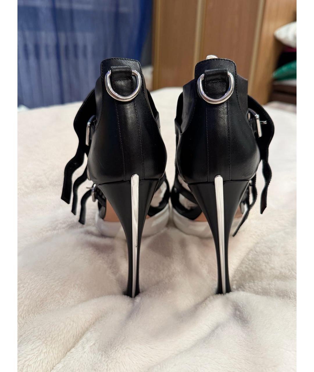 ALEXANDER MCQUEEN Черные кожаные босоножки, фото 3