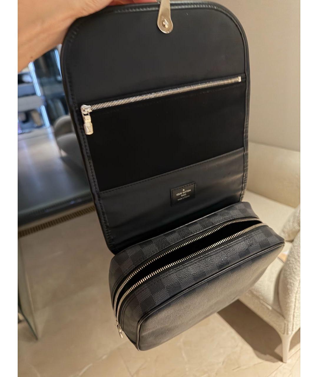 LOUIS VUITTON Антрацитовая кожаная косметичка, фото 3