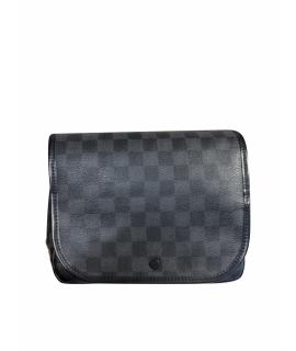 LOUIS VUITTON Косметичка