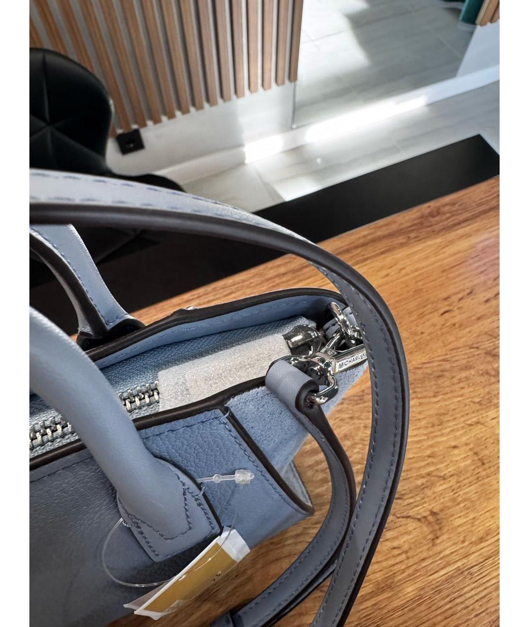 MICHAEL KORS Голубая кожаная сумка с короткими ручками, фото 4