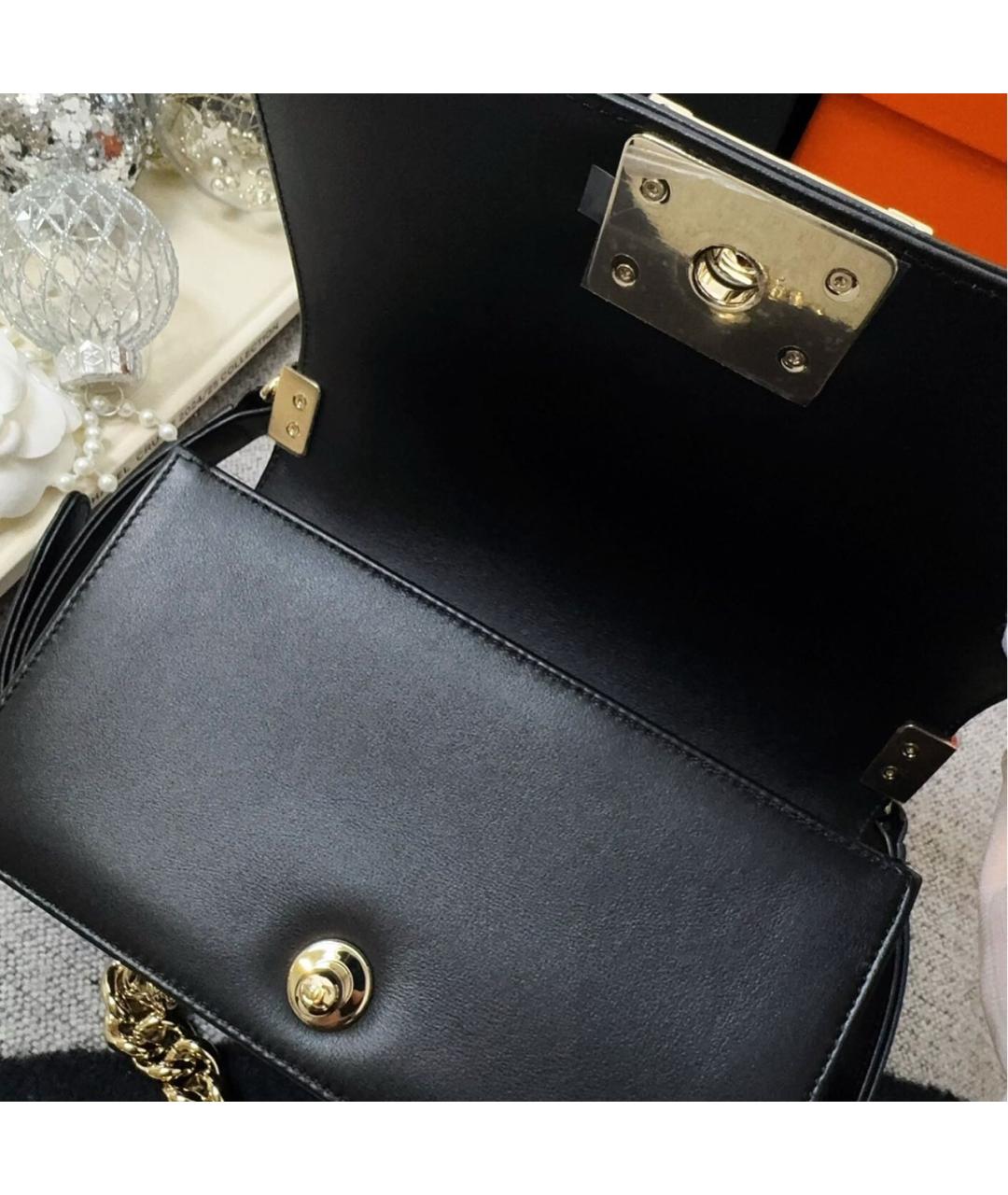 CHANEL Черная сумка через плечо из экзотической кожи, фото 7