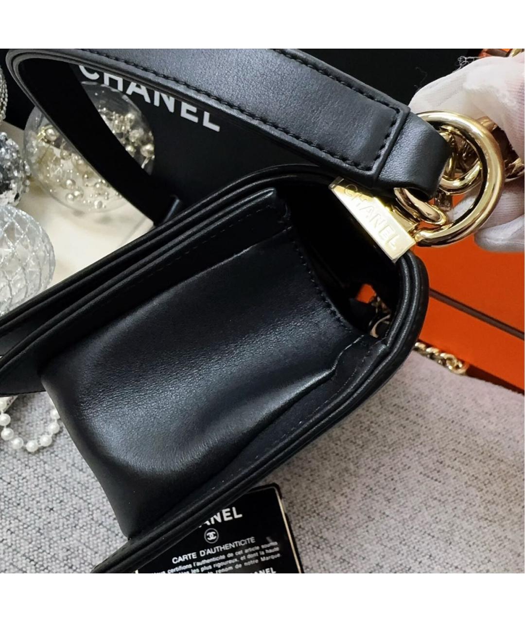 CHANEL Черная сумка через плечо из экзотической кожи, фото 5