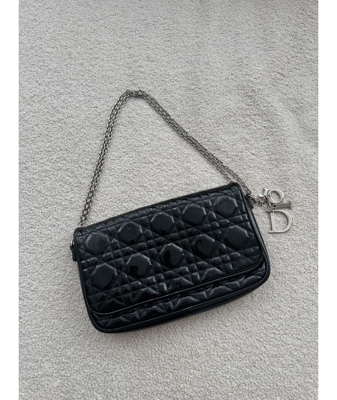 CHRISTIAN DIOR Черная сумка через плечо из лакированной кожи, фото 5