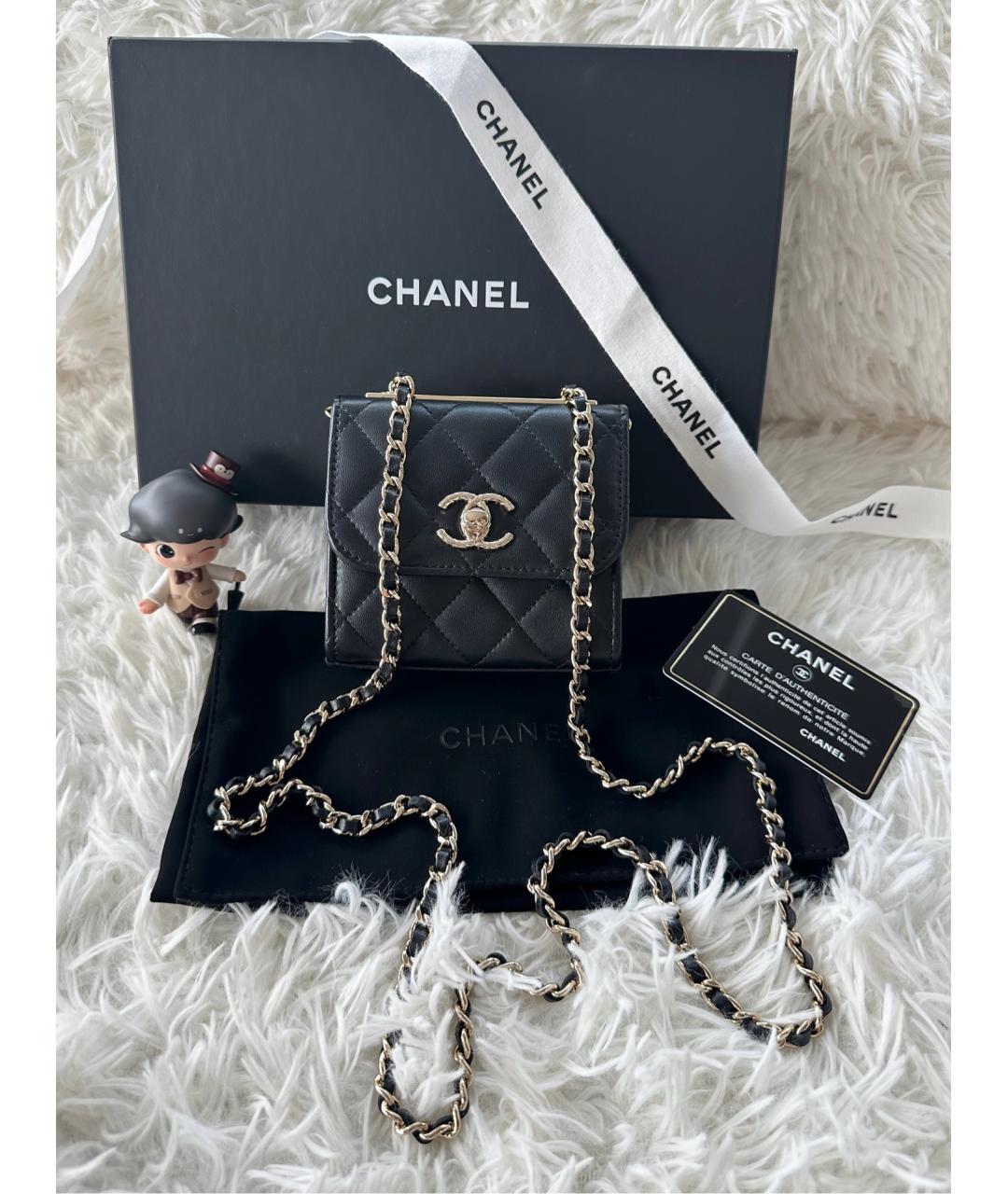 CHANEL BEAUTY Черная кожаная сумка через плечо, фото 2