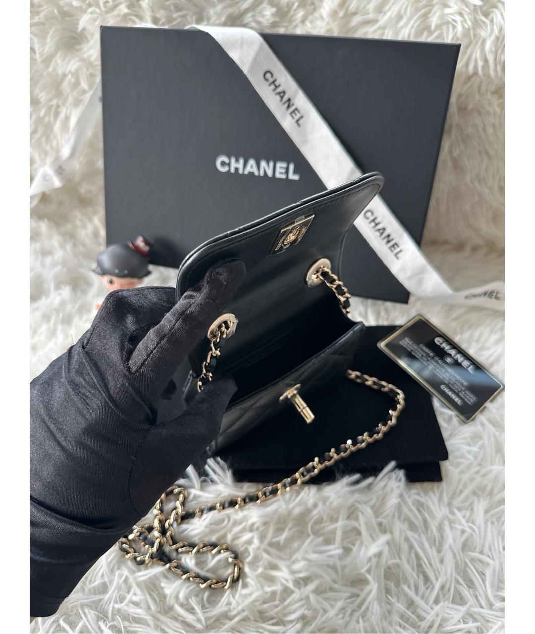 CHANEL BEAUTY Черная кожаная сумка через плечо, фото 5