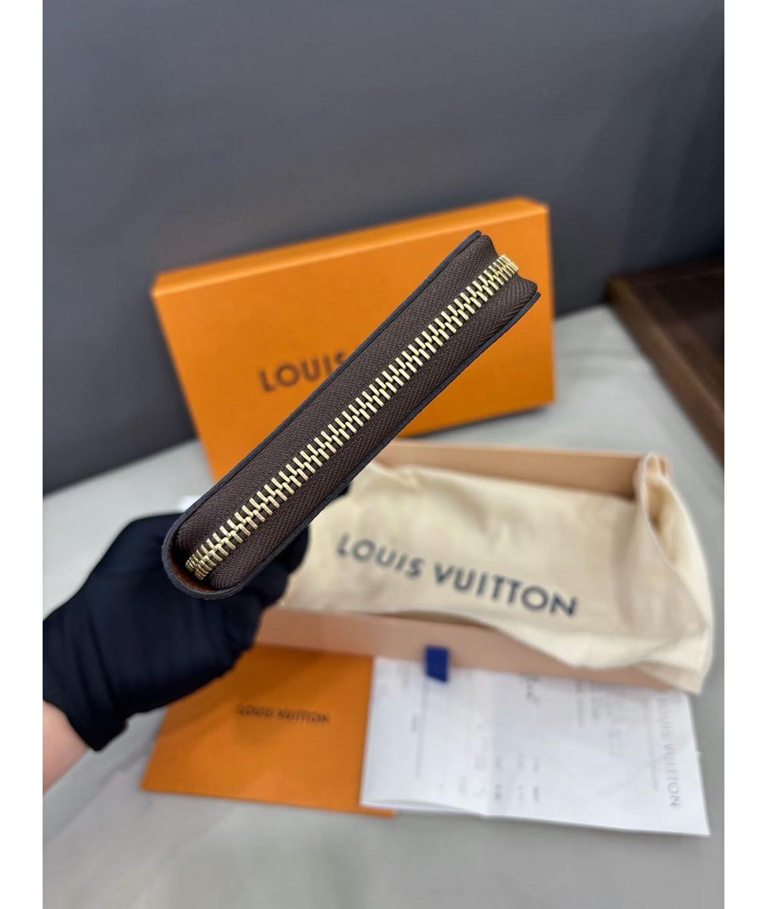 LOUIS VUITTON Коричневый кошелек из искусственной кожи, фото 4