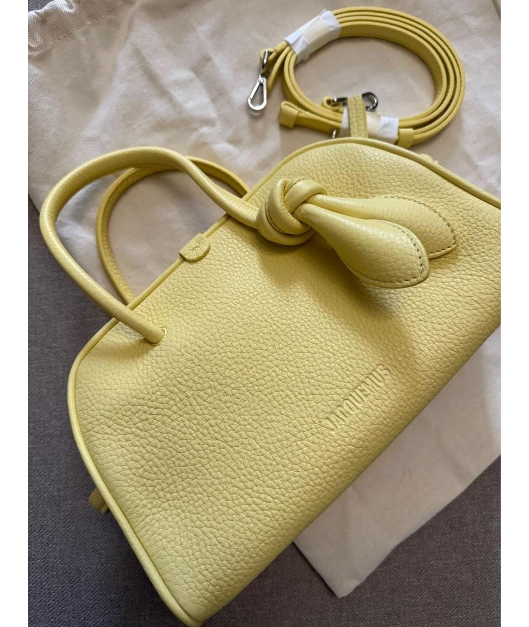 JACQUEMUS Желтая кожаная сумка с короткими ручками, фото 5