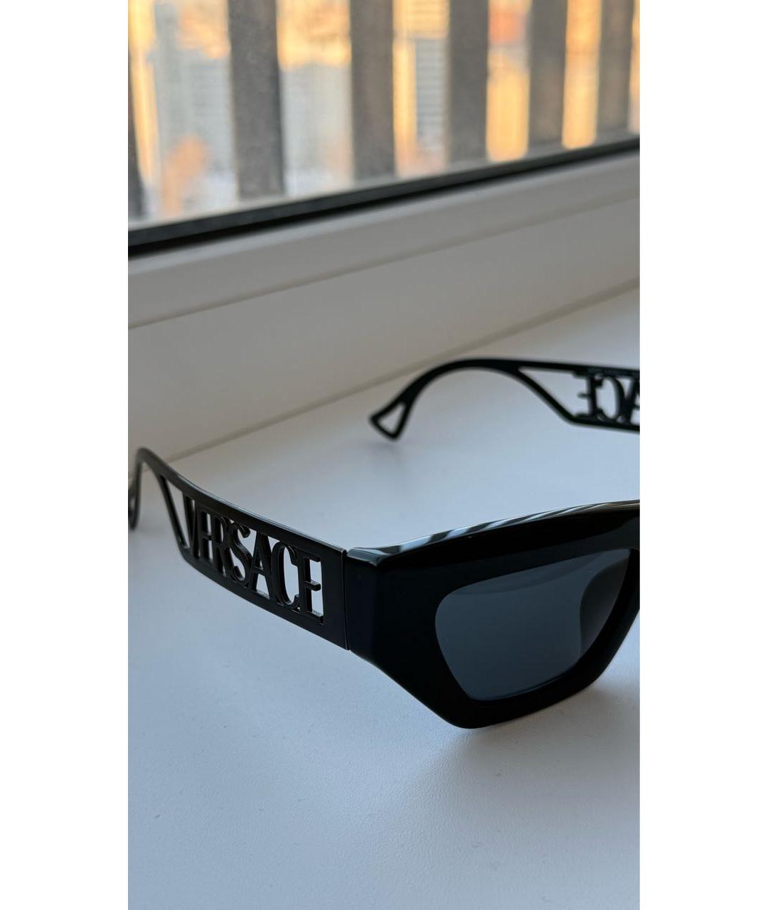 VERSACE Черные пластиковые солнцезащитные очки, фото 3