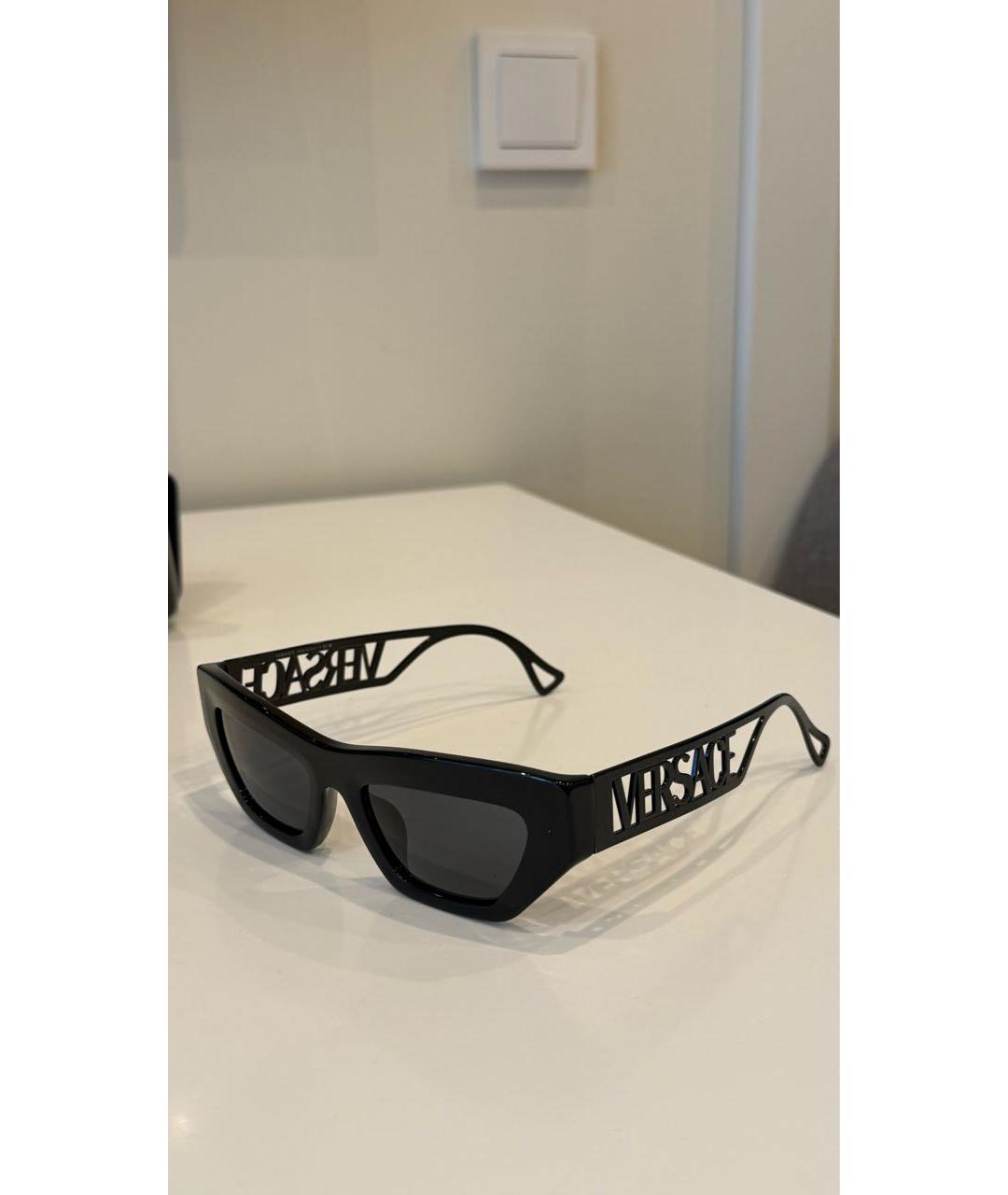 VERSACE Черные пластиковые солнцезащитные очки, фото 2