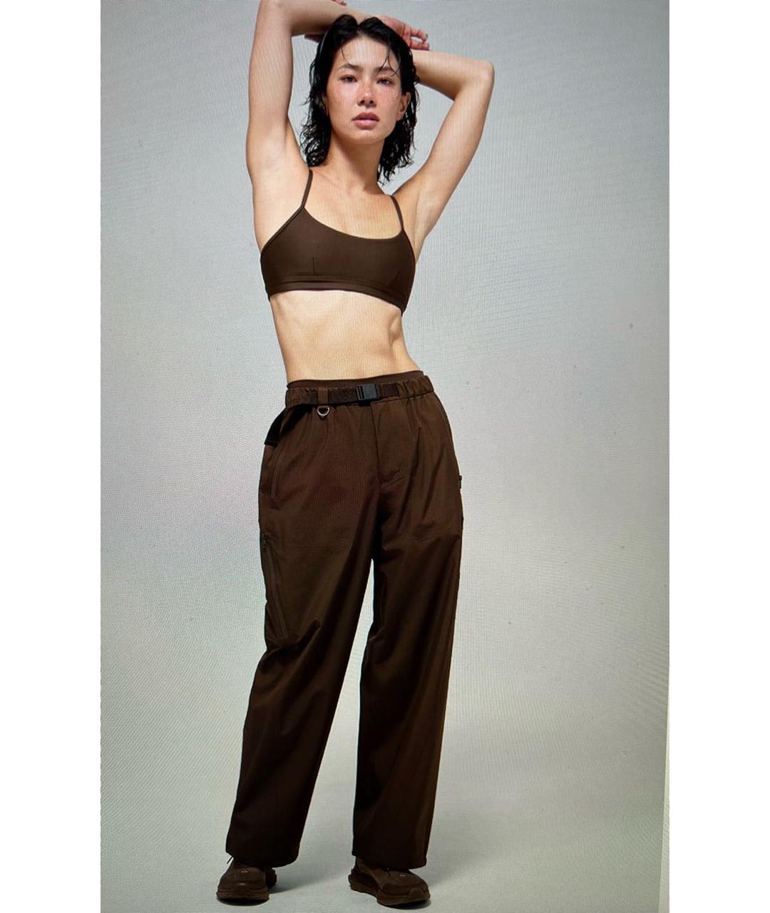 ALO YOGA Коричневые полиамидовые спортивные брюки и шорты, фото 7