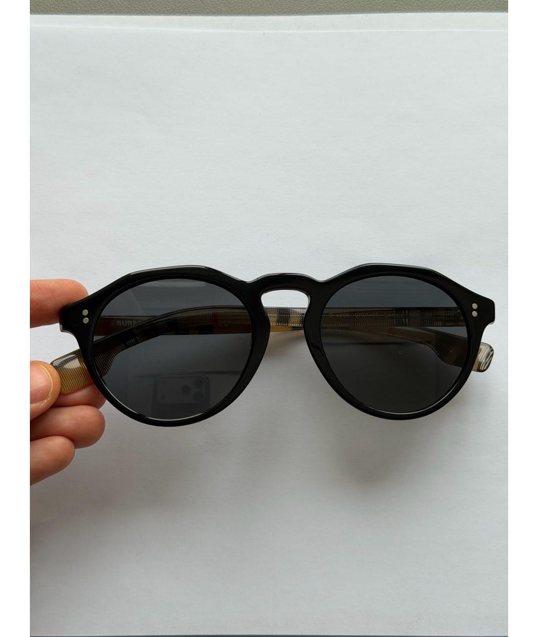 BURBERRY Черные пластиковые солнцезащитные очки, фото 2